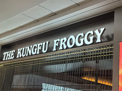 Front luminous character